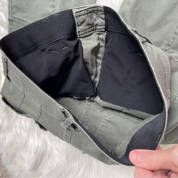 Wit & Wisdom Lilly Pad Green Roll Tab Cargo Pants - Picture 11 of 16